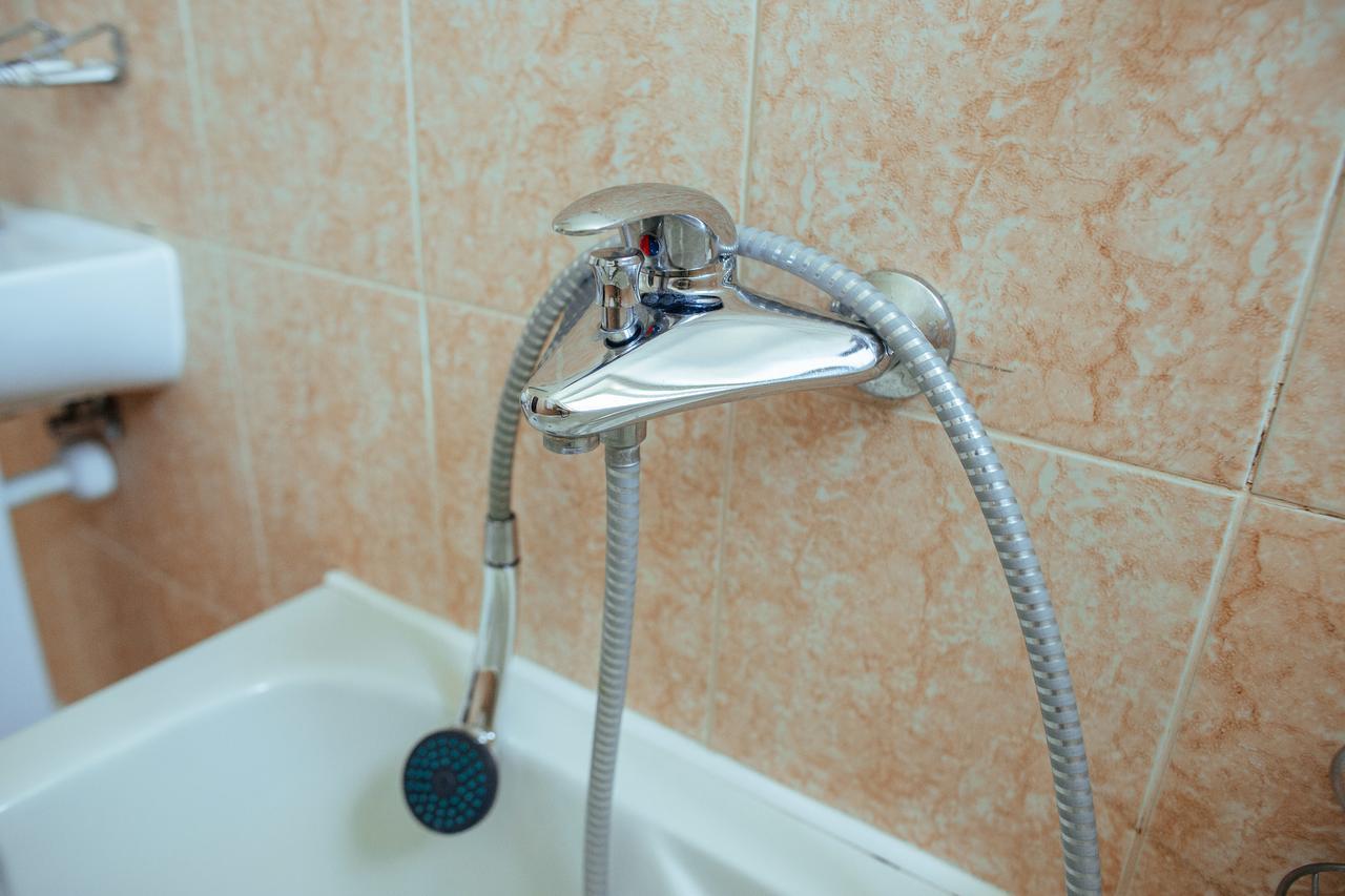 Jj Hotel Vynohradiv Esterno foto